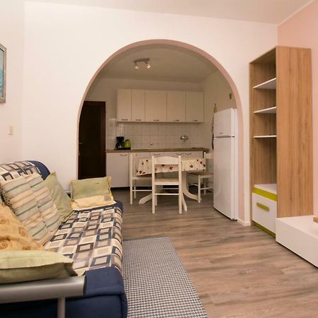 One Bedroom Apartment Near The Kamenjak Park In Prematura Premantura Kültér fotó