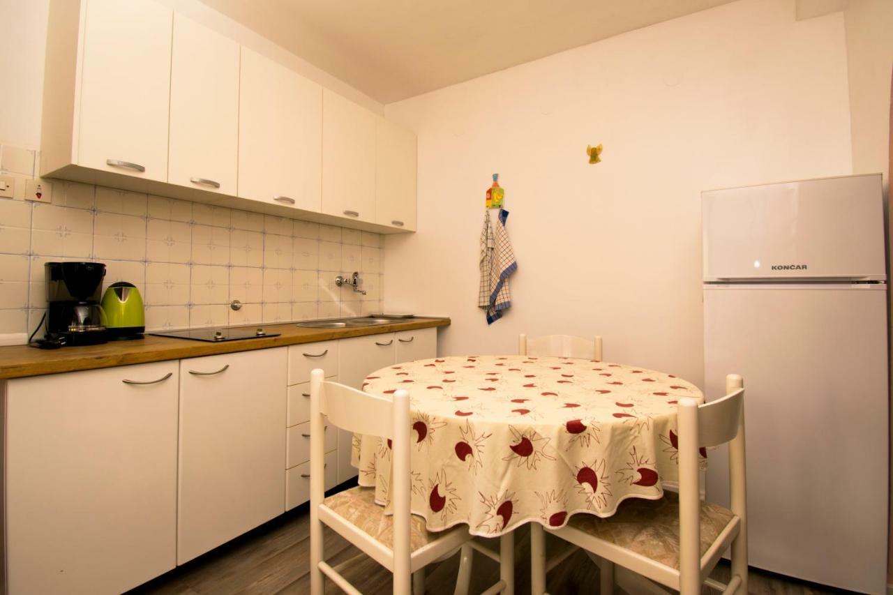One Bedroom Apartment Near The Kamenjak Park In Prematura Premantura Kültér fotó